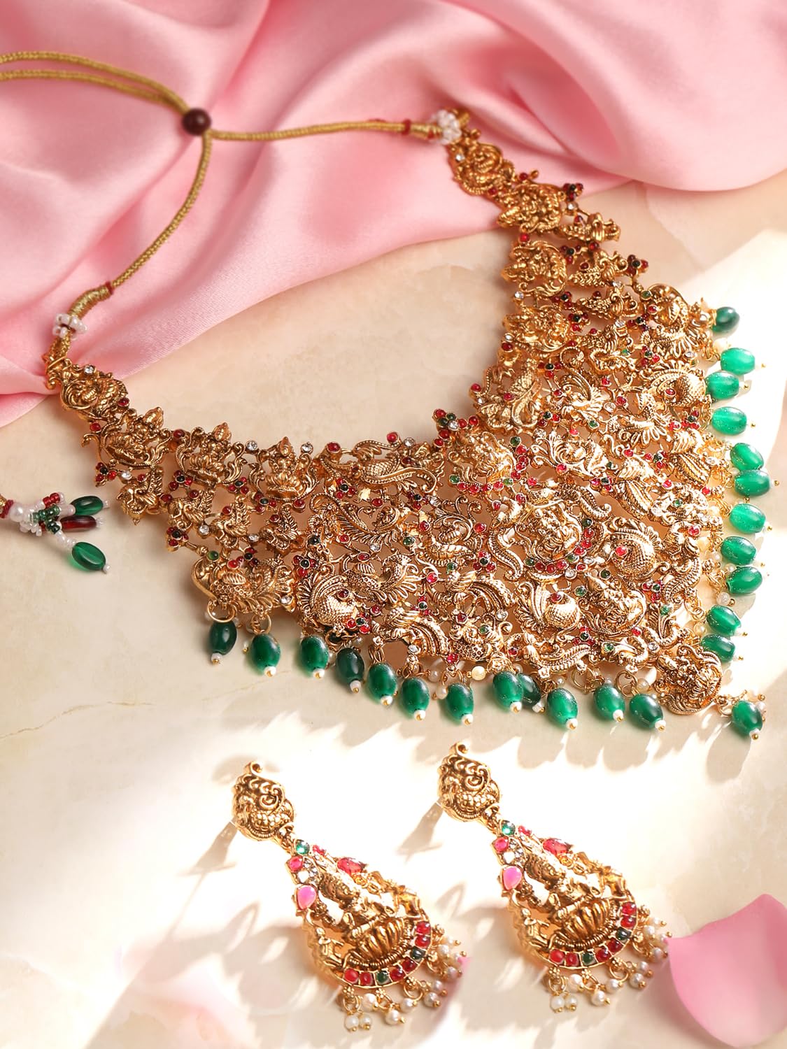 Pearl Choker Traditional