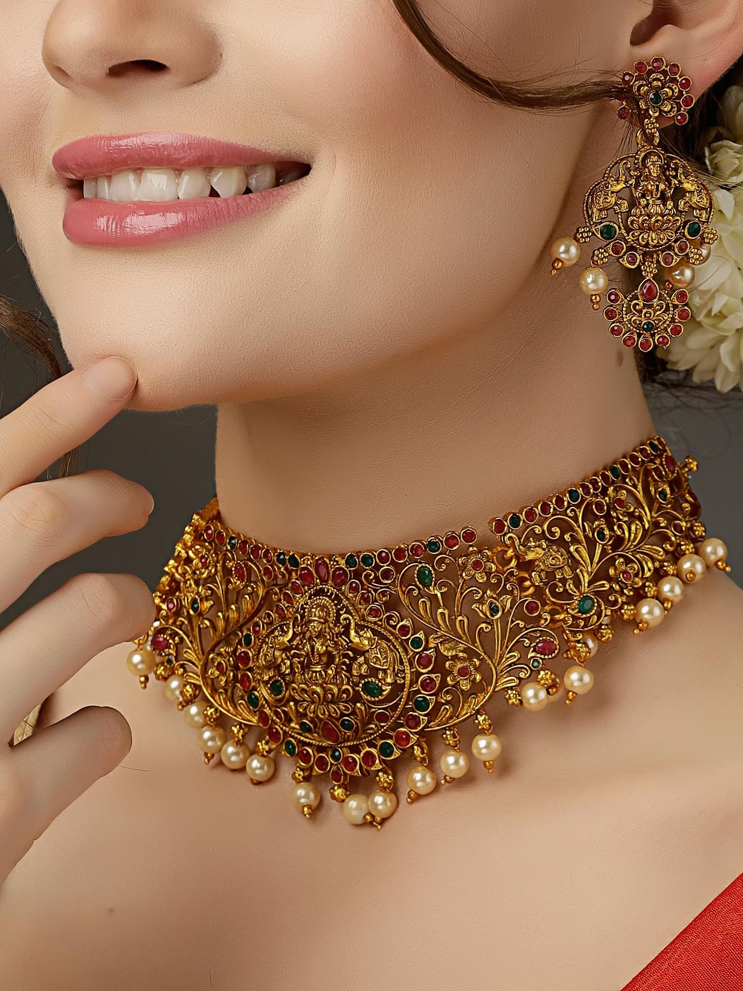 Pearl Choker Traditional