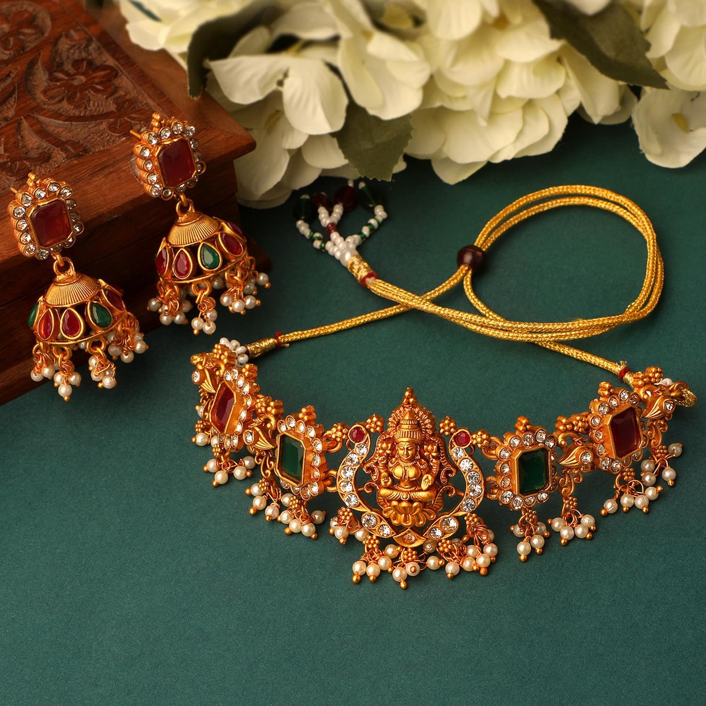 Pearl Choker Traditional