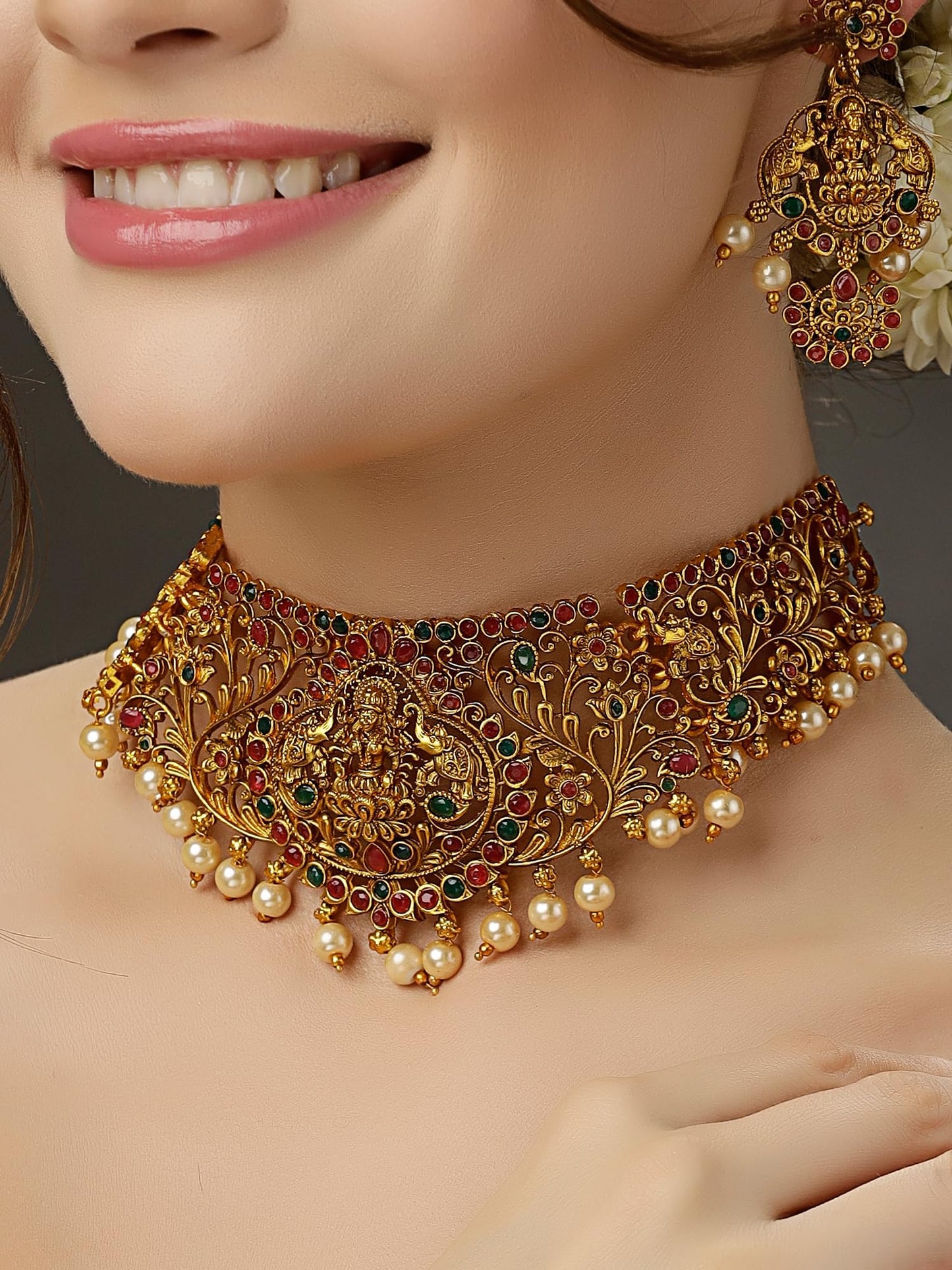 Pearl Choker Traditional